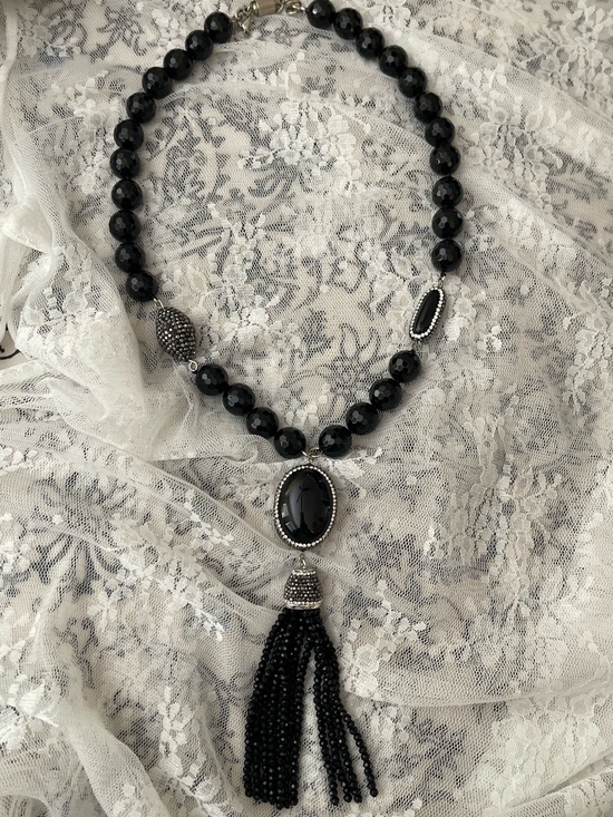 Jewelry - Vintage Tassel Black Gemstone Necklace — Elegant Statement Jewelry    Sturdy